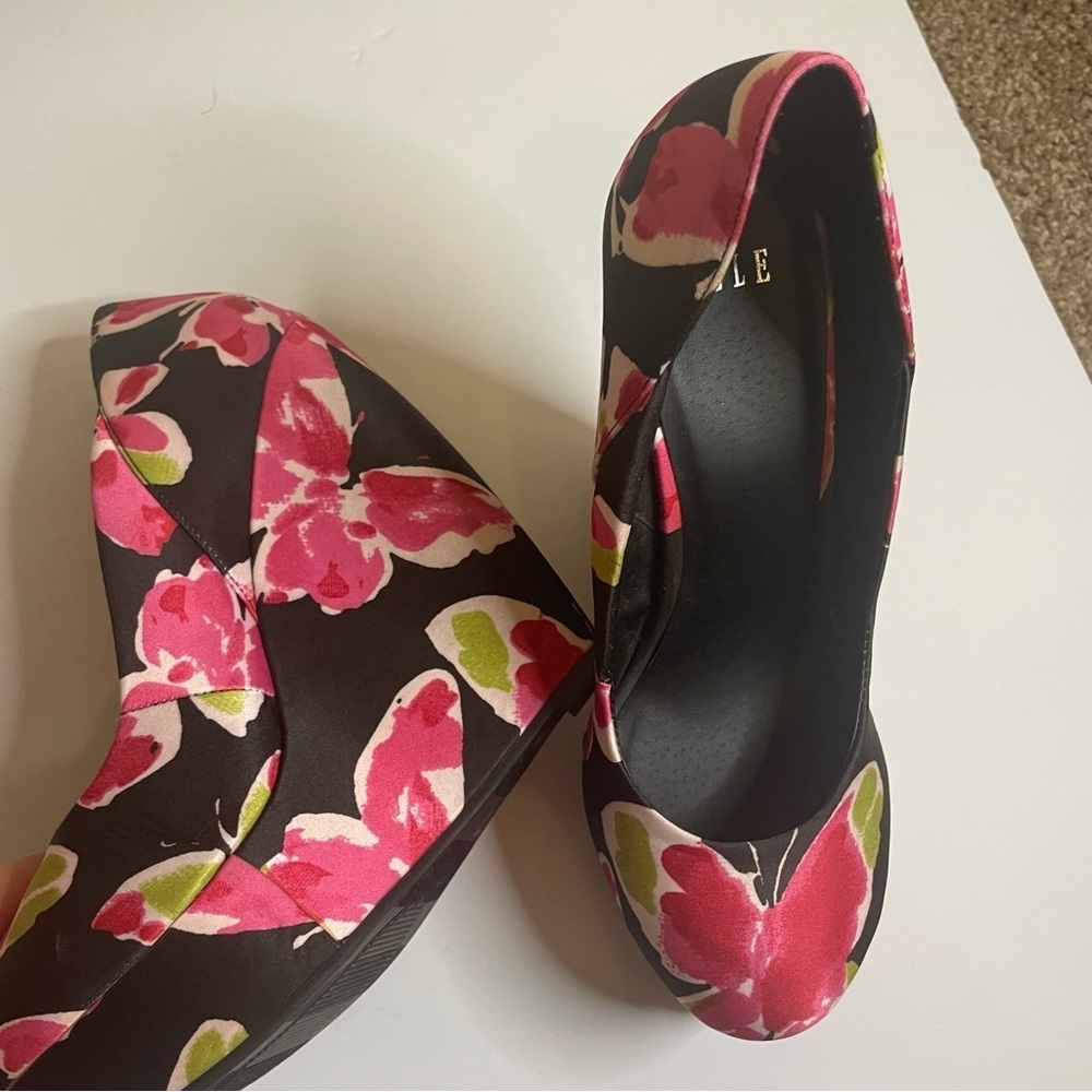 Elle Floral & Black Pumps size 7